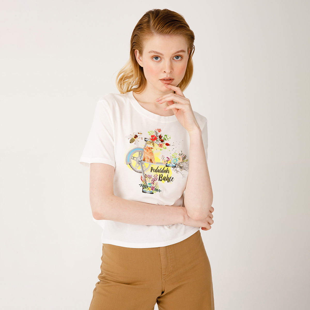 Biggdesign Nature Pedaldaki Bahçe Kadın T-shirt