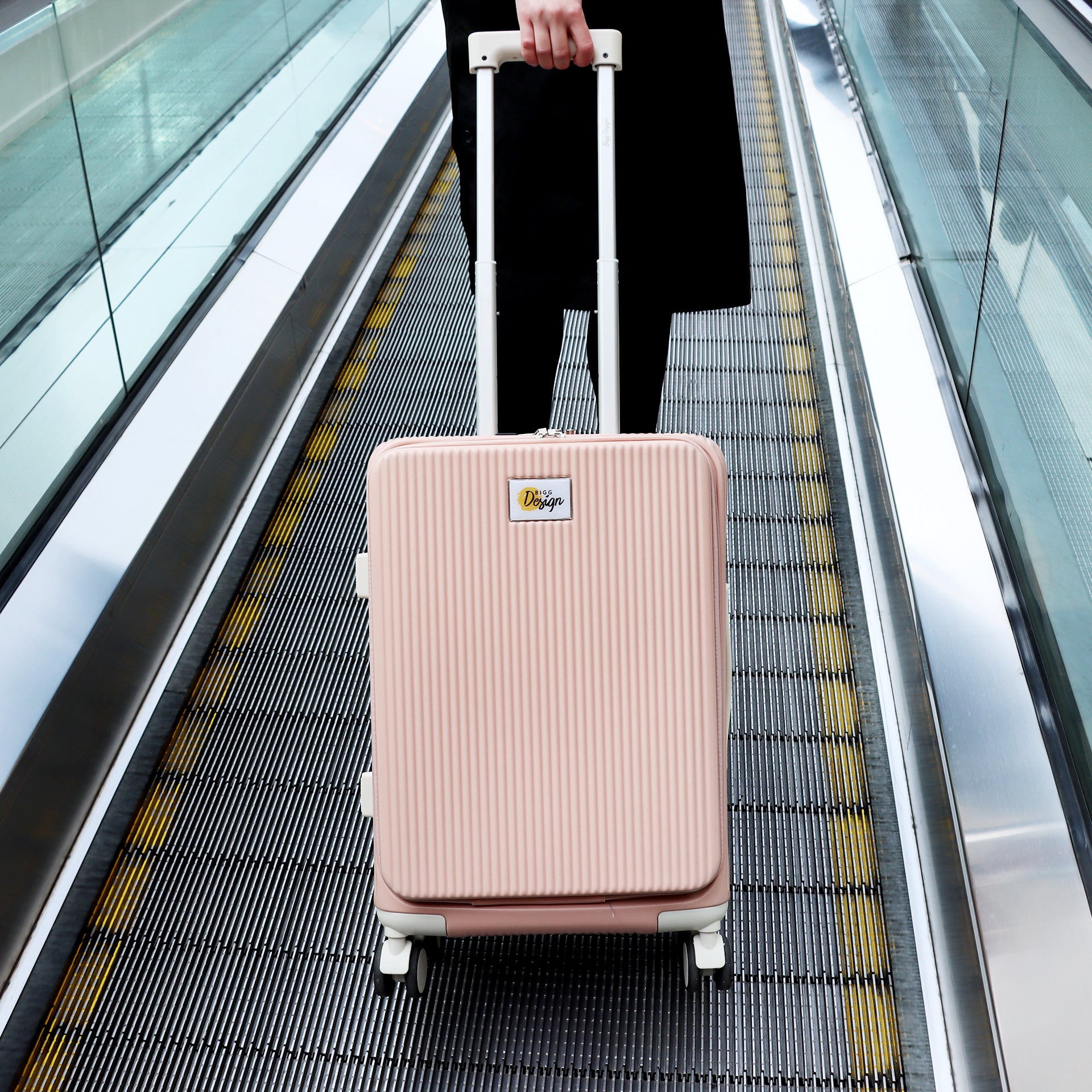 Biggdesign Moods Up Kabin Boy Valiz, Laptop Bölmeli,Bardaklık ve USB Girişli,360° Tekerlek,TSA Kilit, Pembe